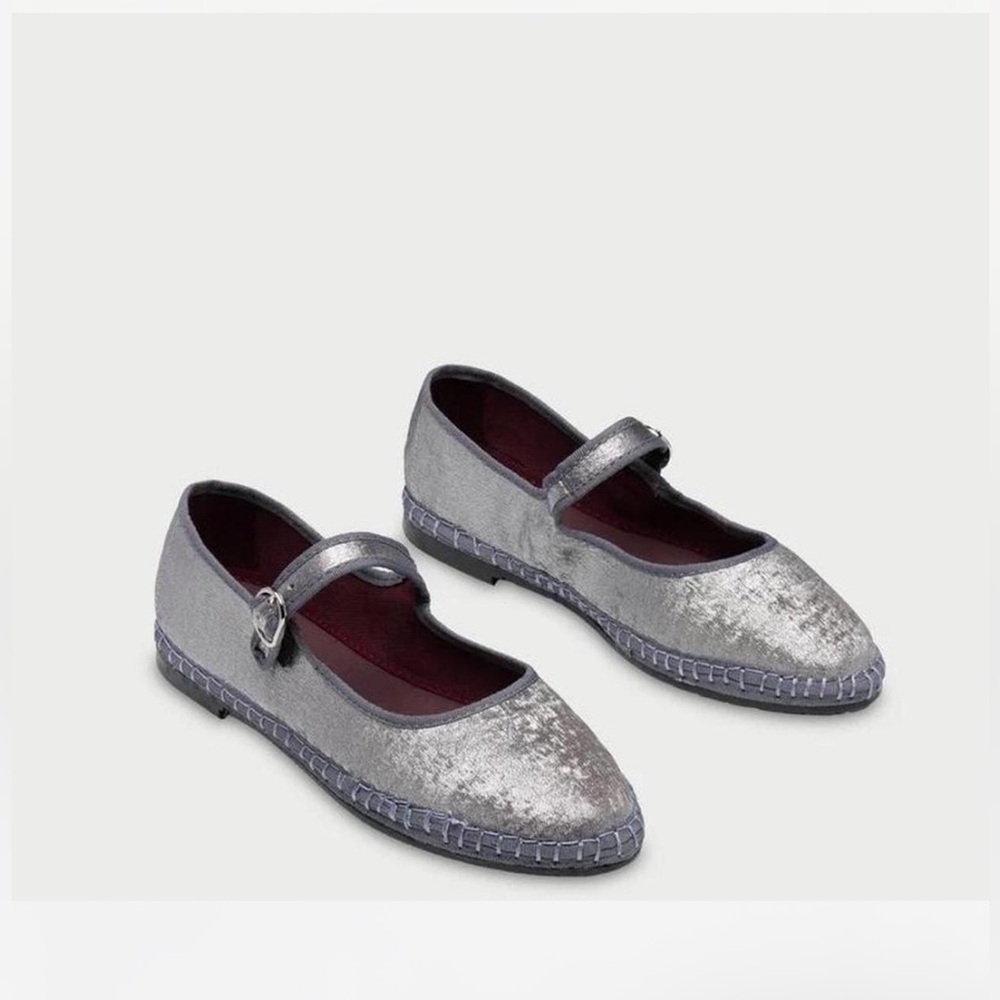 Flabelus Silver Mary Jane’s size 40 (fits roughly 8)